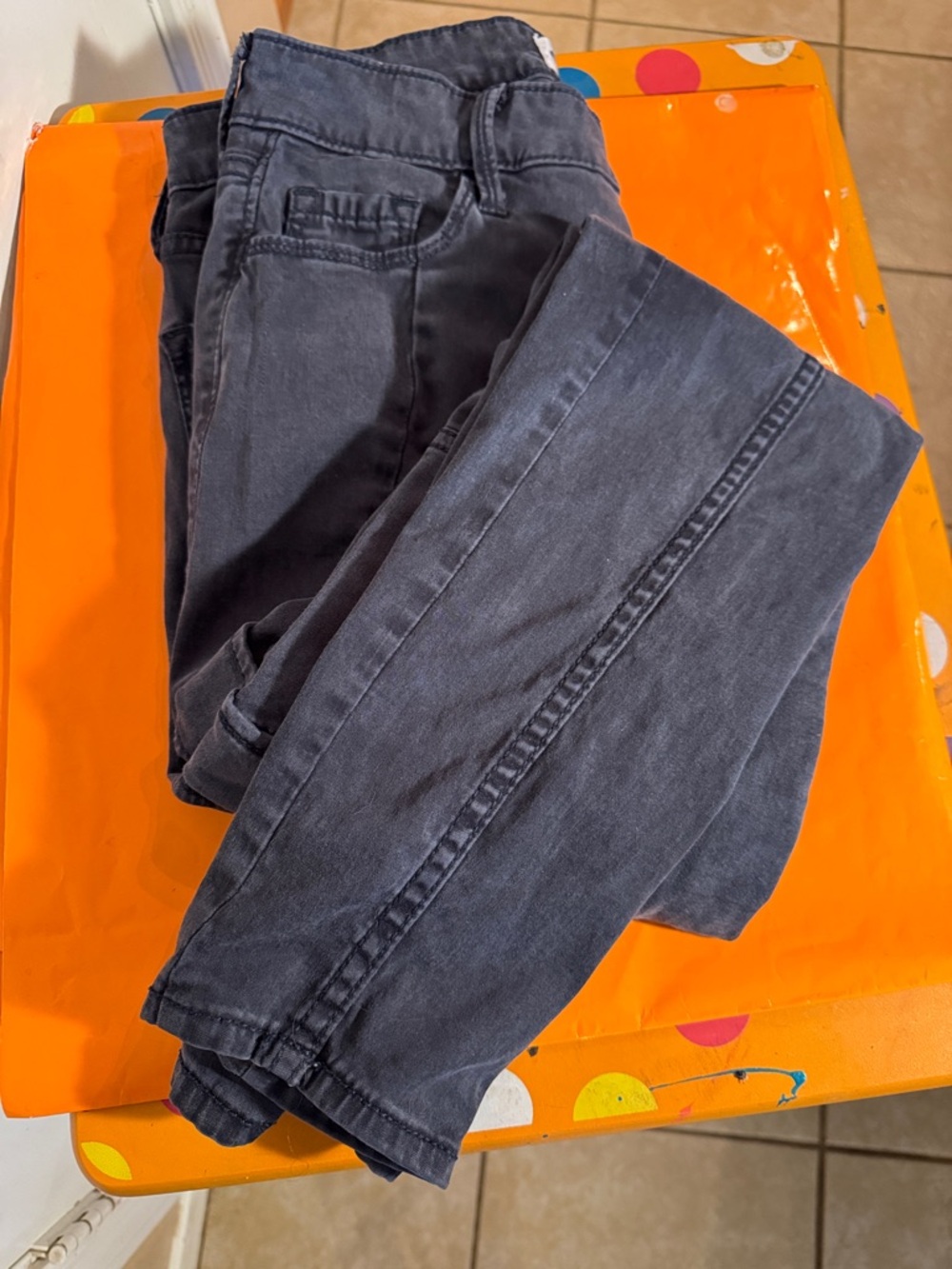 Old Navy Rockstar Super Skinny Jeans in Charcoal Gray